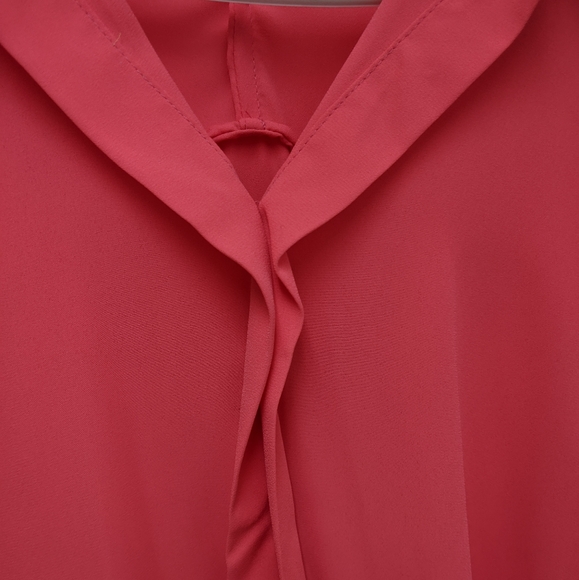 Coral short sleeve hi-low blouse - Picture 7 of 7